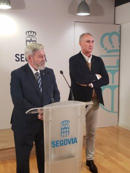 El concejal de Urbanismo (I) y el alcalde de Segovia (D).