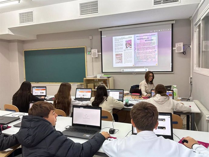 Alumnos del IES Ipagro, ganadores de la XXVIII Convocatoria de Periódicos y Revistas Escolares.