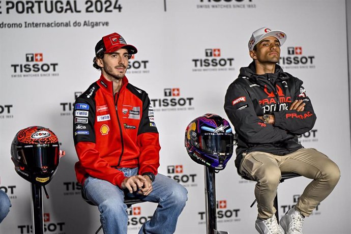 Archivo - Francesco Bagnaia junto a Jorge Martín durante una rueda de prensa antes de un Gran Premio