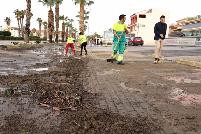 El alcalde Óscar Medina ha informado de la ausencia de incidentes graves tras el paso de la DANA que dejó fuertes lluvias en todo el municipio.