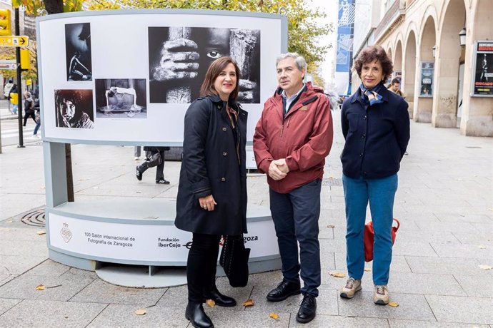 Presentación de la nueva muestra en el paseo Independencia.