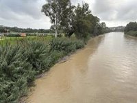 El caudal del río Guadiaro en San Roque (Cádiz) baja su fuerza y disminuye el nivel de alerta