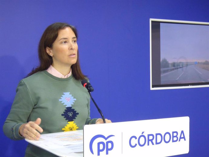 Archivo - La senadora del PP de Córdoba Cristina Casanueva.