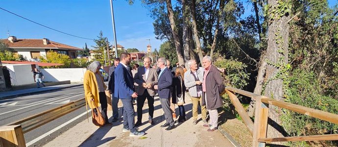 El diputado de Infraestructuras y Territorio de la Diputación de Barcelona, Sergi Vallès,  el alcalde de Sant Cugat, Josep Maria Vallès y el presidente de la Entidad Municipal Descentralizada de Valldoreix, Juanjo Cortés, en una visita en el itinerario