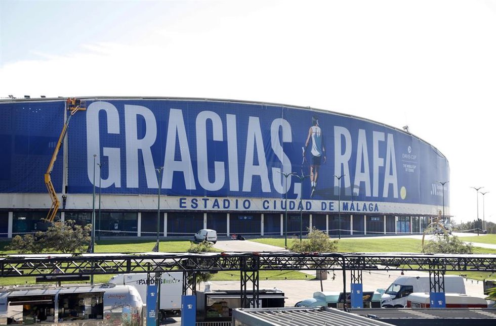 Bajo el lema Gracias, Rafa la ciudad de Málaga le rinde homenaje al mejor tenista español de la historia, a 12 de noviembre de 2024 en Málaga (Andalucía, España). La ciudad de Málaga acoge, desde mañana, la fase final de la Billie Jean King Cup y la C