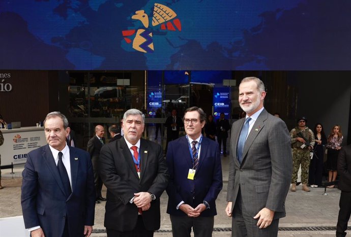 El Rey asiste al XV Encuentro Empresarial Iberoamericano celebrado en el Centro de Convenciones “Mall del Río” de Cuenca (Ecuador), que abordará cuatro grandes temas: empleabilidad e inclusión, sostenibilidad, género e innovación.