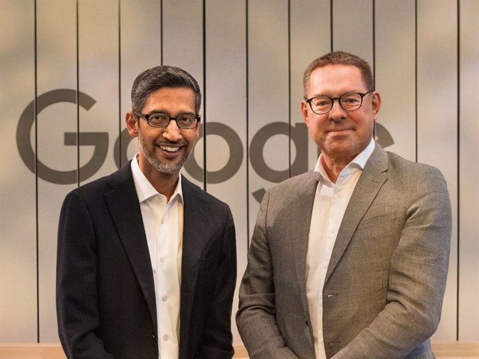 Sundar Pichai, CEO of Google and Alphabet; Gerd Chrzanowski, General Partner Schwarz Group.