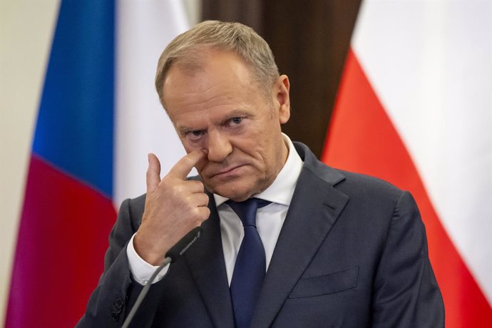 Archivo - 09 October 2024, Czech Republic, Prague: Polish Prime Minister Donald Tusk attends a press conference with Czech Prime Minister Petr Fiala, during the Czech and Polish governments talks in Prague. Photo: Deml Ondej/CTK/dpa