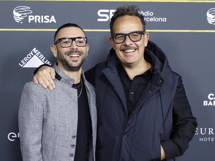 El actor Ángel Llàcer durante el photocall previo a la gala de los Premios Ondas en el Liceu,