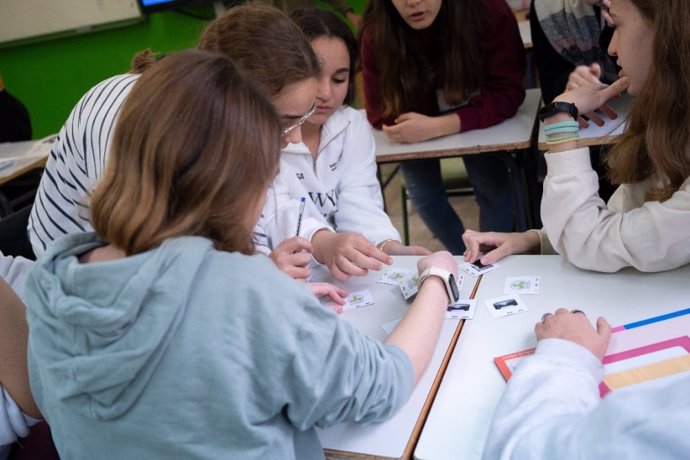 Alumnos participando en las actividades de Endesa Educa.