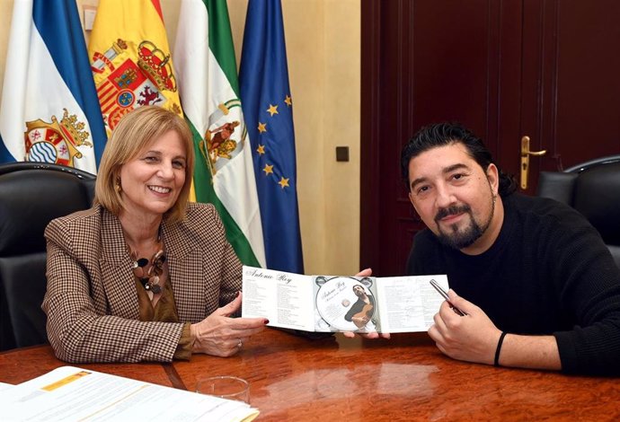 La alcaldesa de Jerez con Antonio Rey en una reunión reciente en el Ayuntamiento.