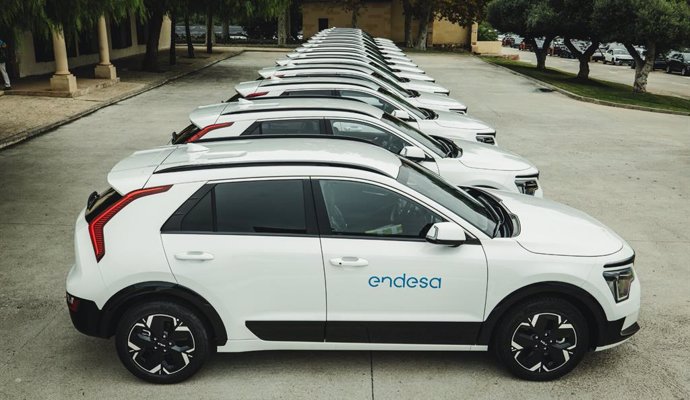 Kia España entrega a Endesa 235 automóviles electrificados para la renovación de su flota.