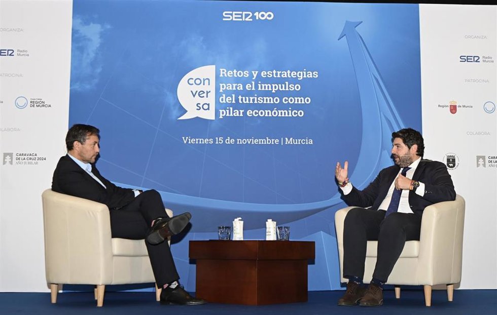 El presidente de la Comunidad, Fernando López Miras, participa en el Foro Conversa: Retos y estrategias para el impulso del turismo como pilar económico