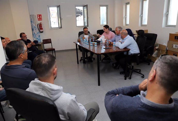 Jaime Espinar reunido con el sector de Tele Taxi.