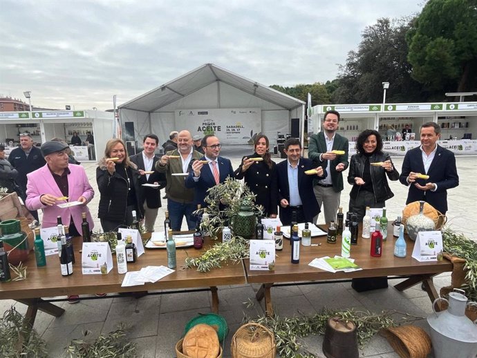 Inauguración de la XI Fiesta del Primer Aceite de Jaén en Sabadell.