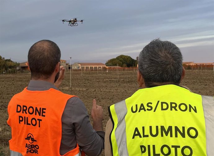 Formación para pilotar drones.