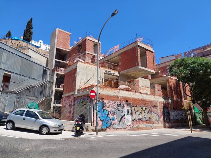 Las obras en las 15 viviendas para alquiler joven del Portón en el Casco Antiguo de Alicante.