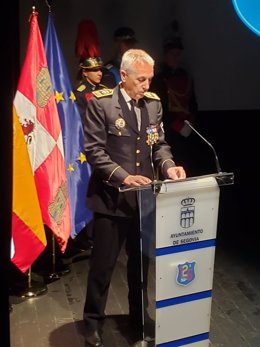 El intendente de la Policía Local de Segovia, Vicente Sanz, durante su discurso.