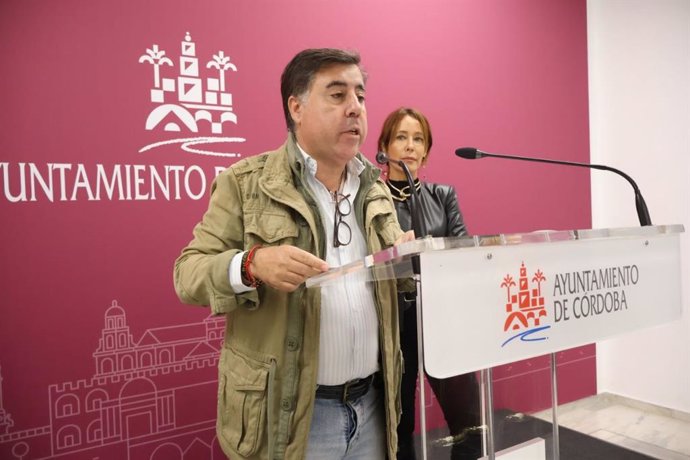 Miguel Ruiz Madruga y Marián Aguilar en rueda de prensa.