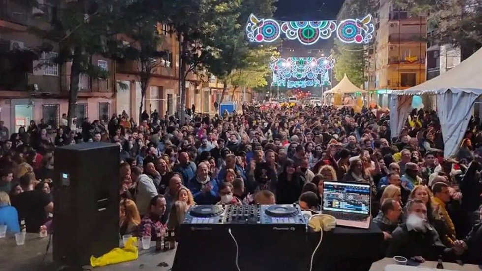 El Ayuntamiento de Valncia aprueba eximir a las comisiones falleras del uso del registrador sonoro en Fallas
