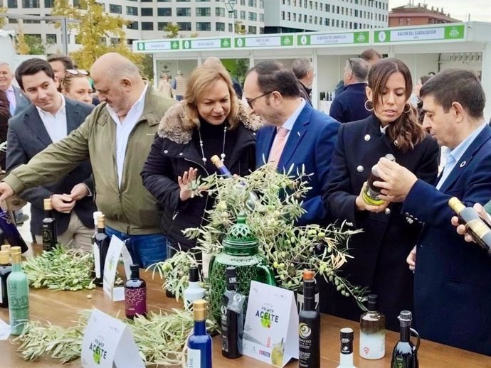 Inauguración de la XI Fiesta del Primer Aceite de Jaén en Sabadell.