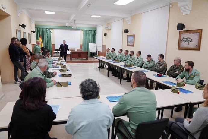 Militares se forman como mediadores en la prevención de adicciones con un curso de la Diputación de Almería.