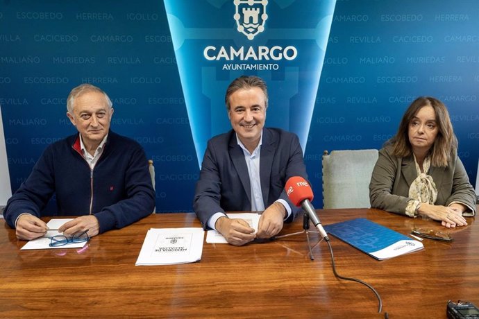 El alcalde de Camargo, Diego Movellán, presenta el presupuesto municipal para 2025