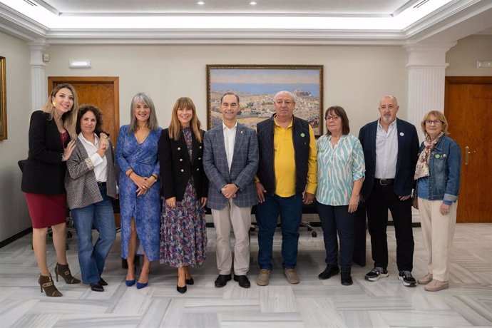 Archivo - La delegada territorial de Inclusión Social, Juventud, Familias e Igualdad en Málaga, Ruth Sarabia, y el alcalde de Benalmádena, Juan Antonio Lara, han presentado este viernes el proyecto de la Asociación de Benalmádena Para la Atención a la Dis