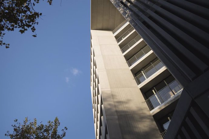 El nuevo edificio destinado a alquiler social construido en el barrio de Poblenou