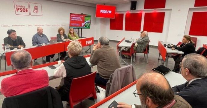 El PSOE de Huelva acoge una jornada de información y sensibilización sobre la inmigración en el mundo de los berries.