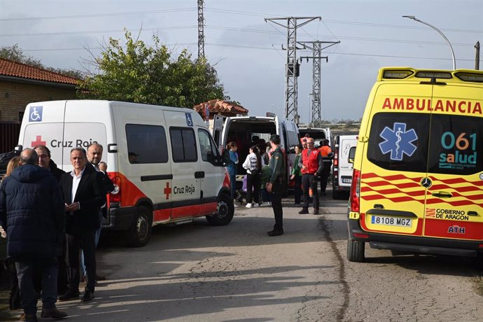 Servicios de emergencia asisten en la residencia de mayores Jardines de Villafranca tras un incendio que ha provocado hasta diez muertes, a 15 de noviembre de 2024, en Villafranca de Ebro, Zaragoza (España). 