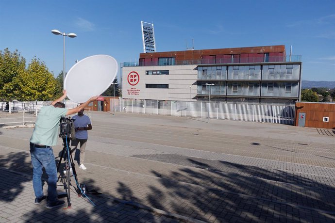 Archivo - Fachada de la sede de la Real Federación Española de Fútbol (RFEF), a 28 de septiembre de 2023, en Las Rozas, Madrid (España). La Guardia Civil está practicando hoy una entrada y registro en las dependencias del Comité Técnico de Árbitros en la 