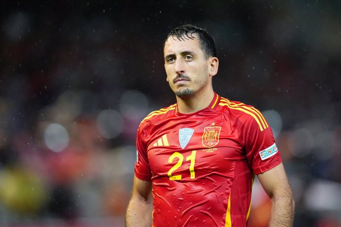 Archivo - Mikel Oyarzabal of Spain looks on during the UEFA Nations League 2024/25 League A Group A4 match between Spain and Serbia at Nuevo Arcangel stadium on October 15, 2024, in Cordoba, Spain.