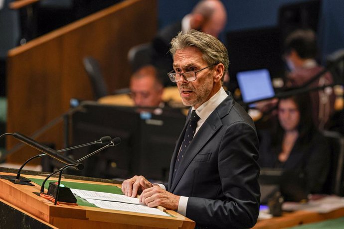 Archivo - September 26, 2024, New York, New York, USA: DICK SCHOOF, Prime Minister of the Kingdom of the Netherlands, speaks during the third day of the  General Debate of the 79th UN General Assembly.