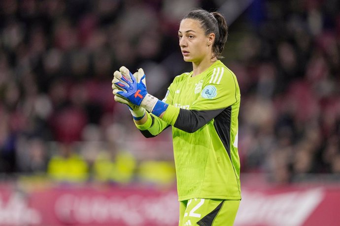 Archivo - Maria-Luisa Grohs of Bayern Munich during the UEFA Women's Champions League, Group C football match between AFC Ajax and Bayern Munich on December 20, 2023 at Johan Cruijff ArenA in Amsterdam, Netherlands - Photo Patrick Goosen / Orange Pictures