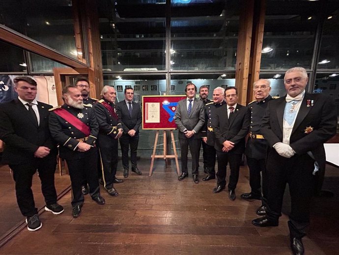 La Orden de Santa María de España hizo entrega ayer viernes, 15 de noviembre, de la Gran Cruz de Honor a la Autoridad Portuaria de Cartagena