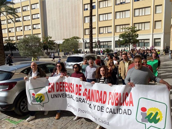 Por Andalucía participa en Cádiz en la manifestación en defensa de la sanidad pública, este sábado