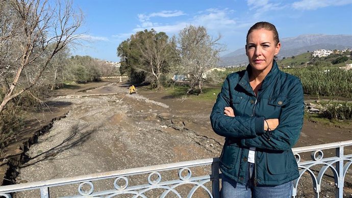 La diputada nacional de Vox por Málaga, Patricia Rueda, en rueda de prensa en Vélez-Málaga.