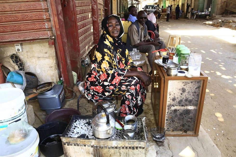Imagen de archivo de una vendedora en Omdurman (Sudán)