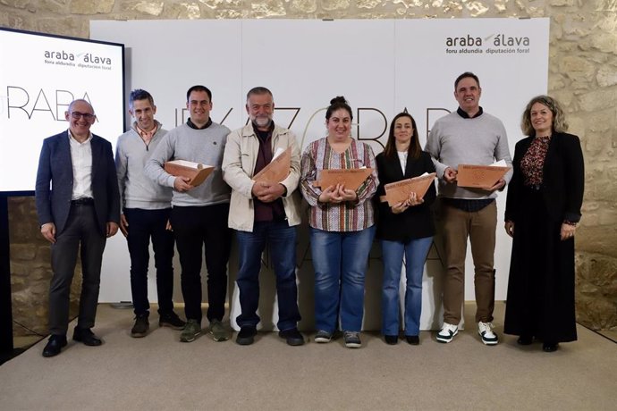 Álava hace entrega de los Premios Nekazaraba, que reconocen el desempeño de los agricultores y ganaderos del territorio