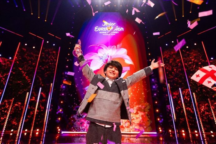 Andria Putkaradze, representante de Georgia y ganador de Eurovisión Junior 2024, se ha mostrado feliz tras alzarse con el trofeo de la XXII edición del certamen infantil, que ha acogido Madrid por primera vez en su historia.