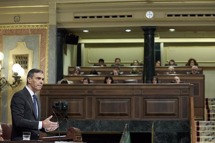 Archivo - El presidente del Gobierno, Pedro Sánchez, interviene durante una sesión plenaria, en el Congreso de los Diputados, a 9 de octubre de 2024, en Madrid (España). Durante la sesión de control, el presidente del Gobierno ha hablado sobre la política