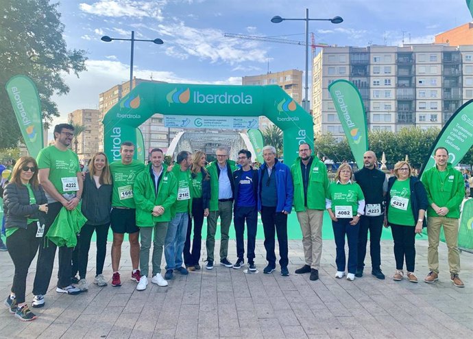 Pedreño participó hoy en Murcia, junto con el presidente de la Asociación Española Contra el Cáncer (AECC) de la Región de Murcia, Manuel Molina, en la 'Marcha contra el cáncer'