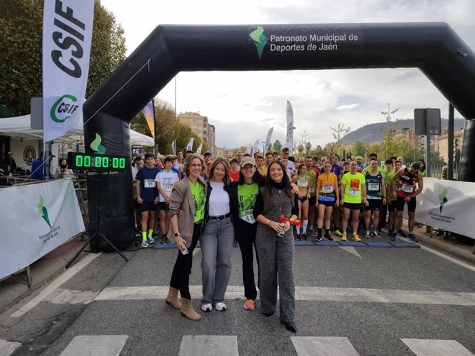 La concejal de Deportes, Ana Núñez en la carrera por la no violencia de género e igualdad.