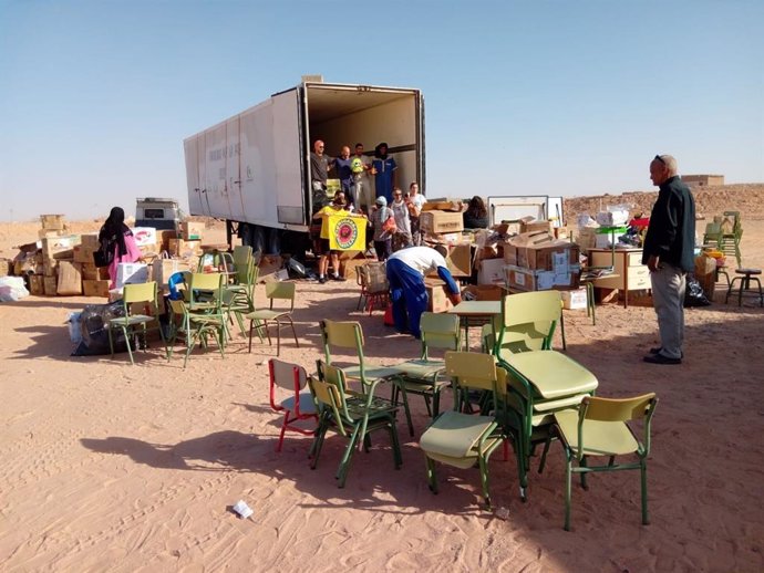 Adelante Andalucía fortalece sus "lazos de solidaridad" con el pueblo saharaui en una visita a los campamentos de refugiados