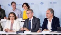 Feijóo reúne hoy a la plana mayor del PP buscando devolver el foco a "escándalos" del Gobierno y alejarlo de Mazón