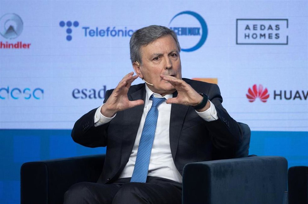 Archivo - El presidente de Correos, Pedro Saura, interviene durante el foro 'Generación de Oportunidades', en el Auditorio El Beatriz Madrid, a 6 de mayo de 2024, en Madrid (España).