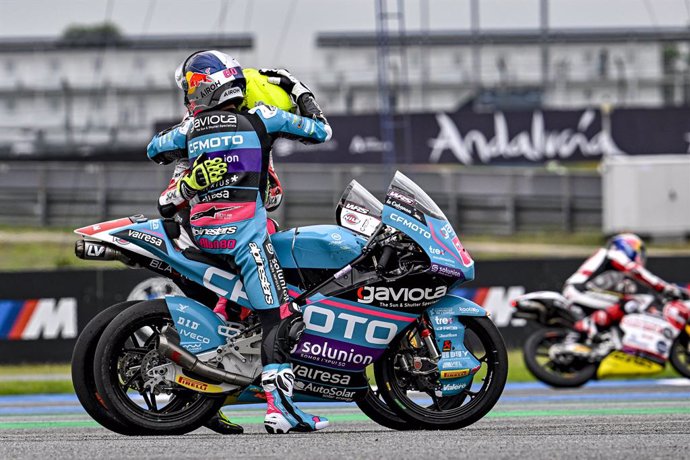 80 ALONSO David (col), CFMoto Aspar Team, CF Moto Moto3, 58 LUNETTA Luca (ita), Sic58 Squadra Corse, Honda NSF250RW, action during the 2024 Moto3 Grand Prix of Thailand on the Chang International Circuit from October 25 to 27, in Buriram, Thailand - Photo