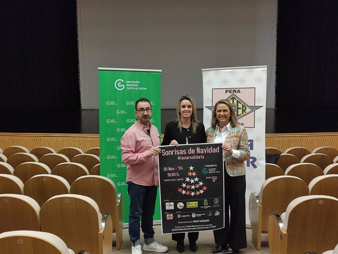 La concejala de Festejos, Laura Lázaro, junto con la presidenta de la AECC en La Rioja, Elena Eguizábal, y el presidente de la Peña Aster, Juanjo Fernández, en la presentación del evento