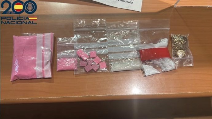 Detenida una mujer a la que se intervino tusi, cocaína, éxtasis y cristal en un control policial en Palma